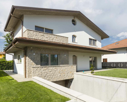 Villa con Finestre in PVC ad Alta Efficienza